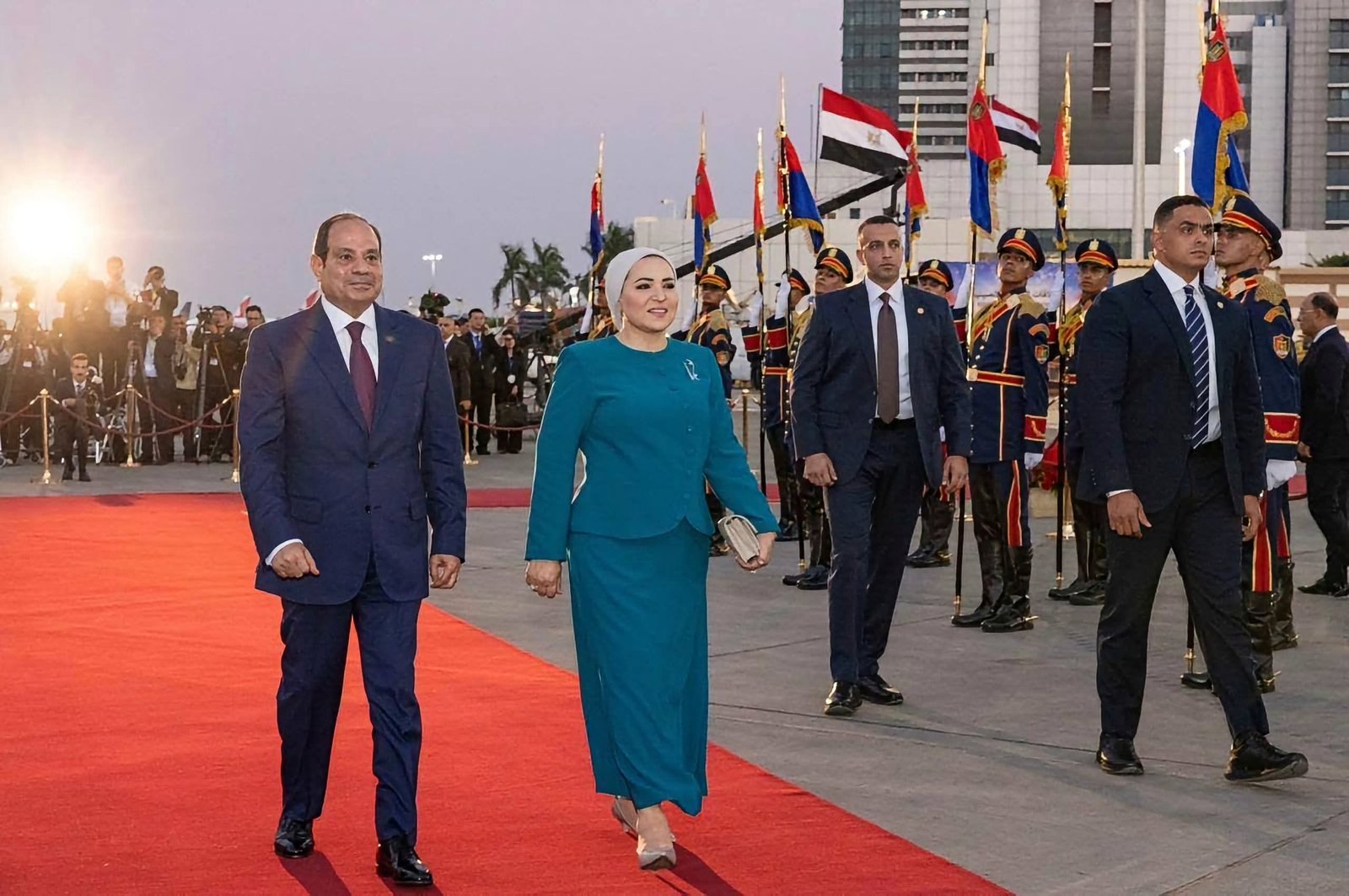 السيدة انتصار السيسى: من أرض النيل نرحب بكل محبة بالرئيس الصينى وقرينته