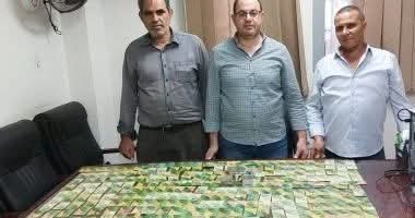 حيلة للهروب من التفتيش.. ضبط مخبز بالجيزة يخفى 343 بطاقة تموينية داخل العجين 