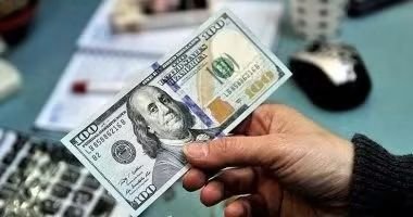 الدولار خسر كام قرش؟.. مقارنة سعر العملة الأمريكية أمام الجنيه خلال أسبوع