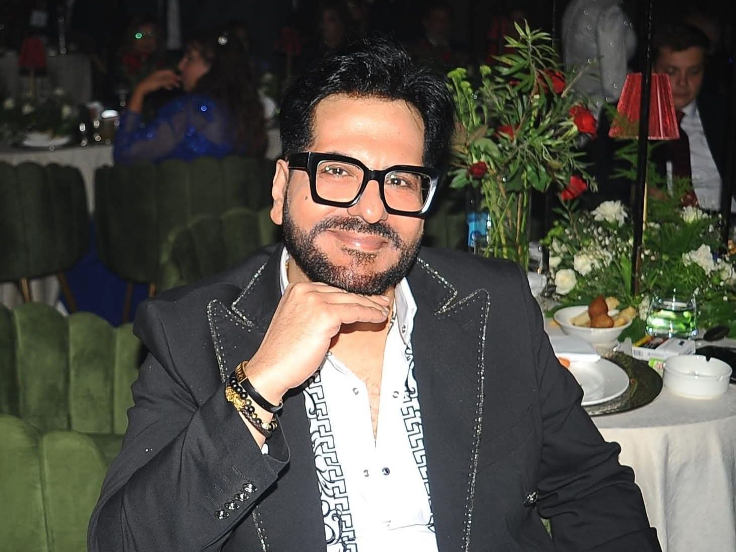 د احمد مازن.. استشاري جراحة التجميل وعضو الجمعية الأمريكية لطب التجميل بطب عين شمس يتألق في حفل زفاف نور عبد اللطيف وهانيا يوسف بحضور نجوم الفن والمجتمع